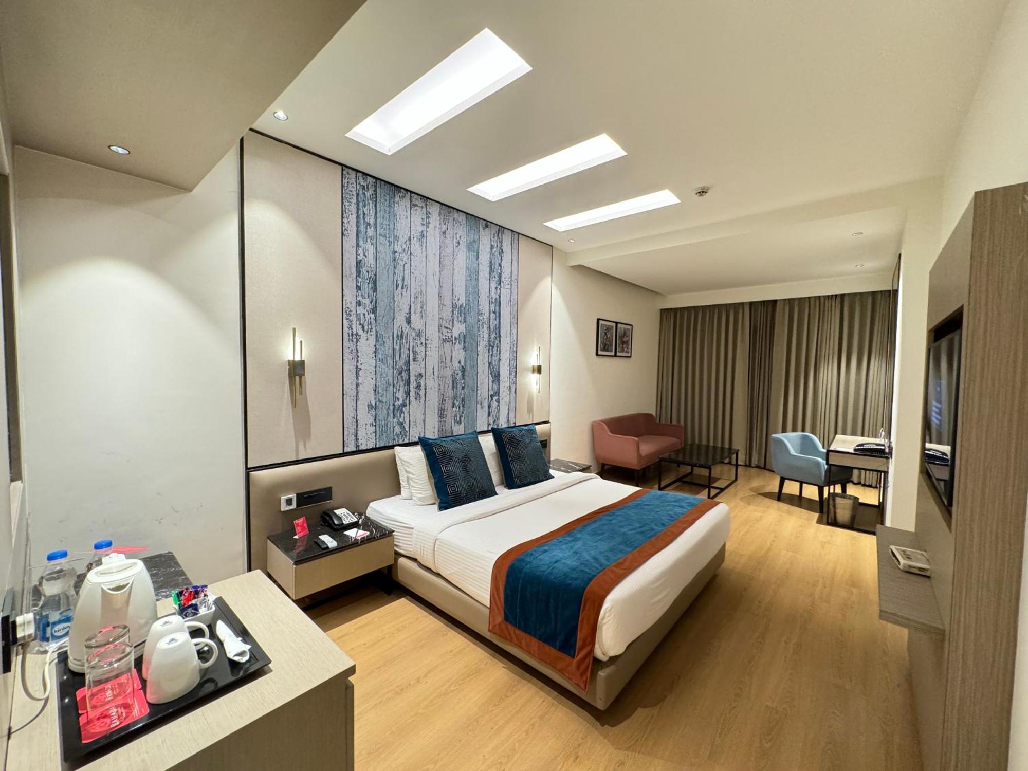 Ramada By Wyndham Jalandhar City Center Exterior foto